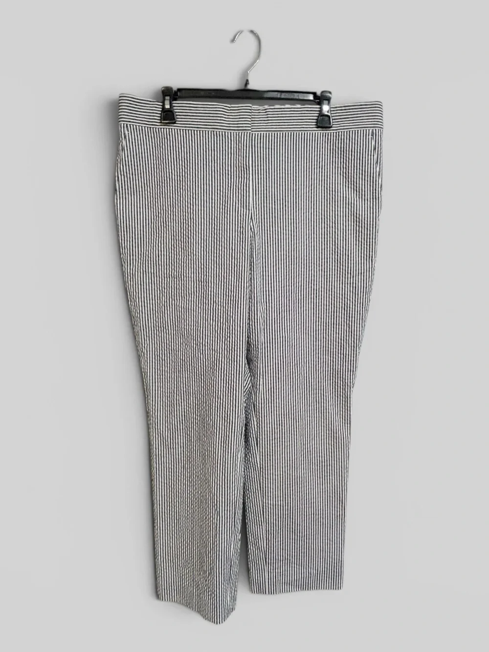 Ann Taylor Devon Fit Seersucker Crop Pants Size 12 Blue White Striped Cotton - Picture 5 of 5